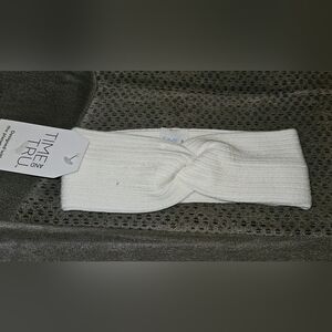Time and Tru Cream Ribbed Twist Front Headband Ear Warmer NWT